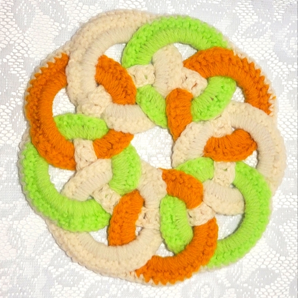 Vtg Retro Boho Style Handmade Crochet 3D Trivet Granny Hot Potholders Placemat